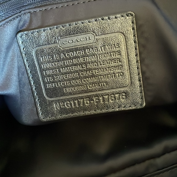 Authentic Coach shoulder bag - Picture 13 of 17